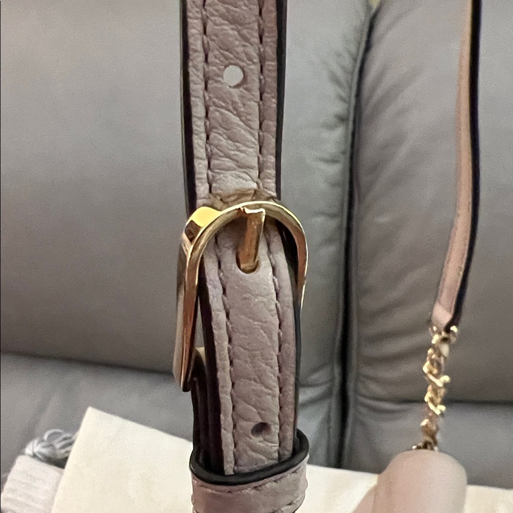 Tory Burch Harper Leather Crossbody Bag 
Bedrock color.  EUC GOLD IN STRAP - Picture 13 of 14